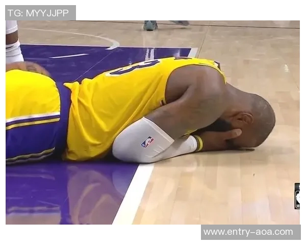 兰德尔对罗威的犯规被官方升级为一级恶意犯规引发热议 兰德尔对罗威的犯规被官方升级为一级恶意犯规引发热议